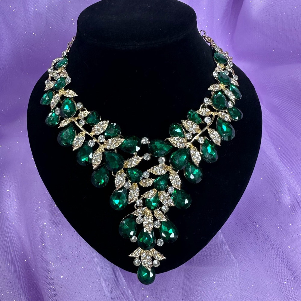 Green jewelry set